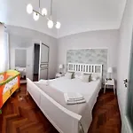 شقة Dimora Bordonaro
